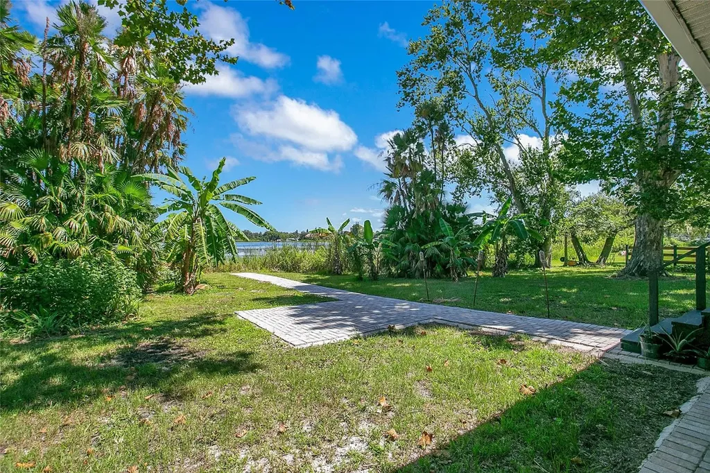 35 S Lake Fox Road Winter Haven FL 33884