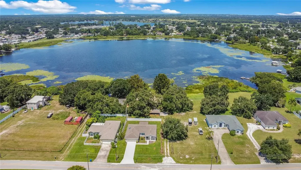 35 S Lake Fox Road Winter Haven FL 33884