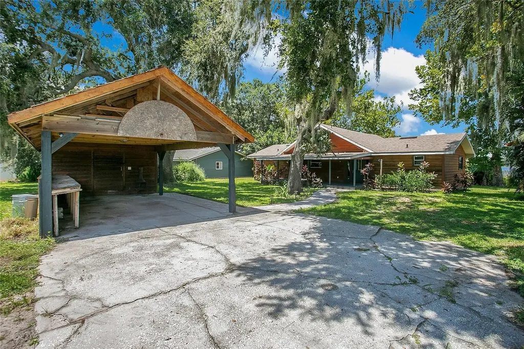 35 S Lake Fox Road Winter Haven FL 33884