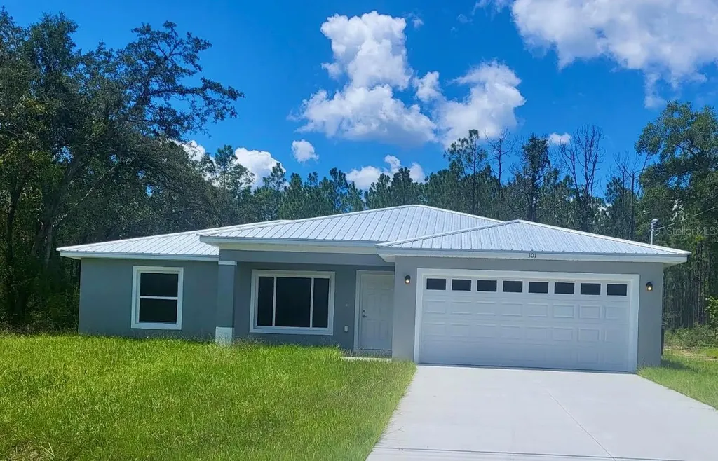 301 Fisher Way Ocklawaha FL 32179