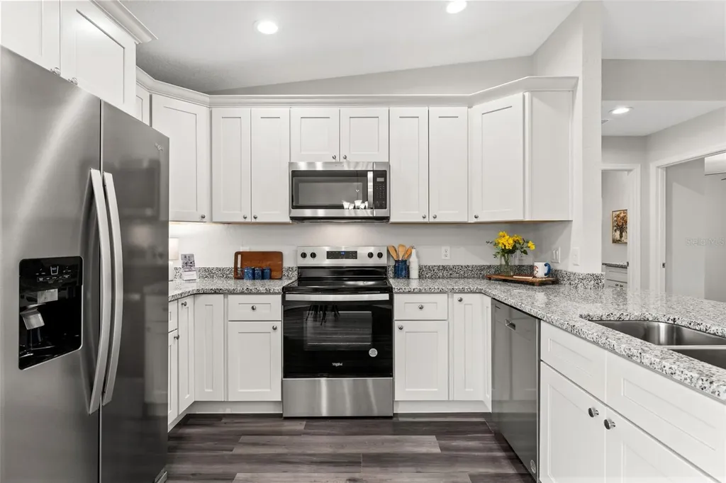 301 Fisher Way Ocklawaha FL 32179