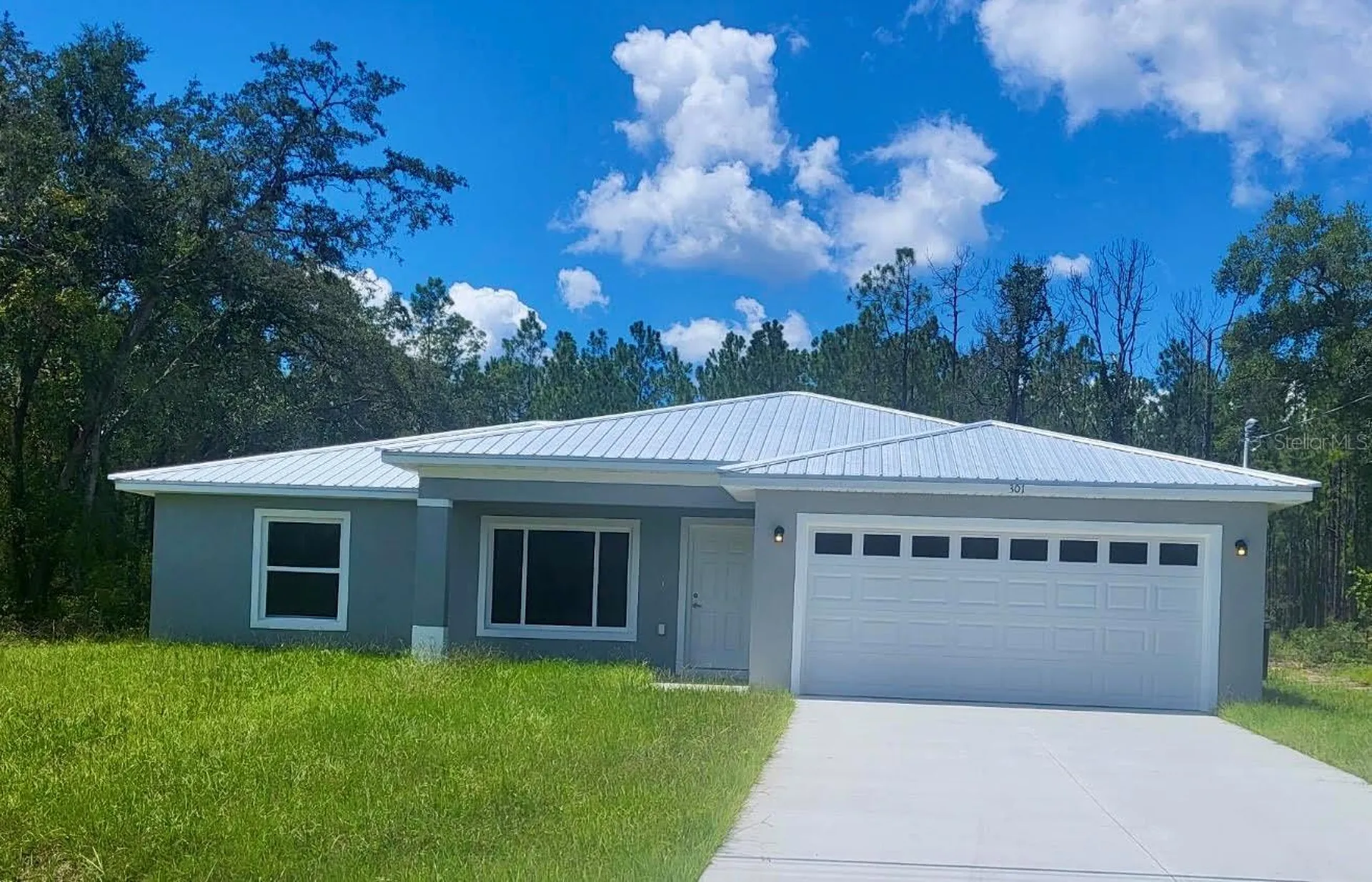 301 Fisher Way Ocklawaha FL 32179