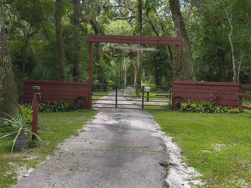 24050 Winding Creek Drive Brooksville FL 34601
