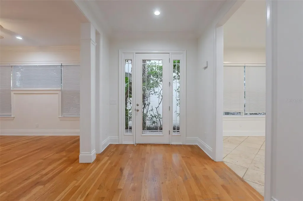1513 S Bay Villa Place Tampa FL 33629