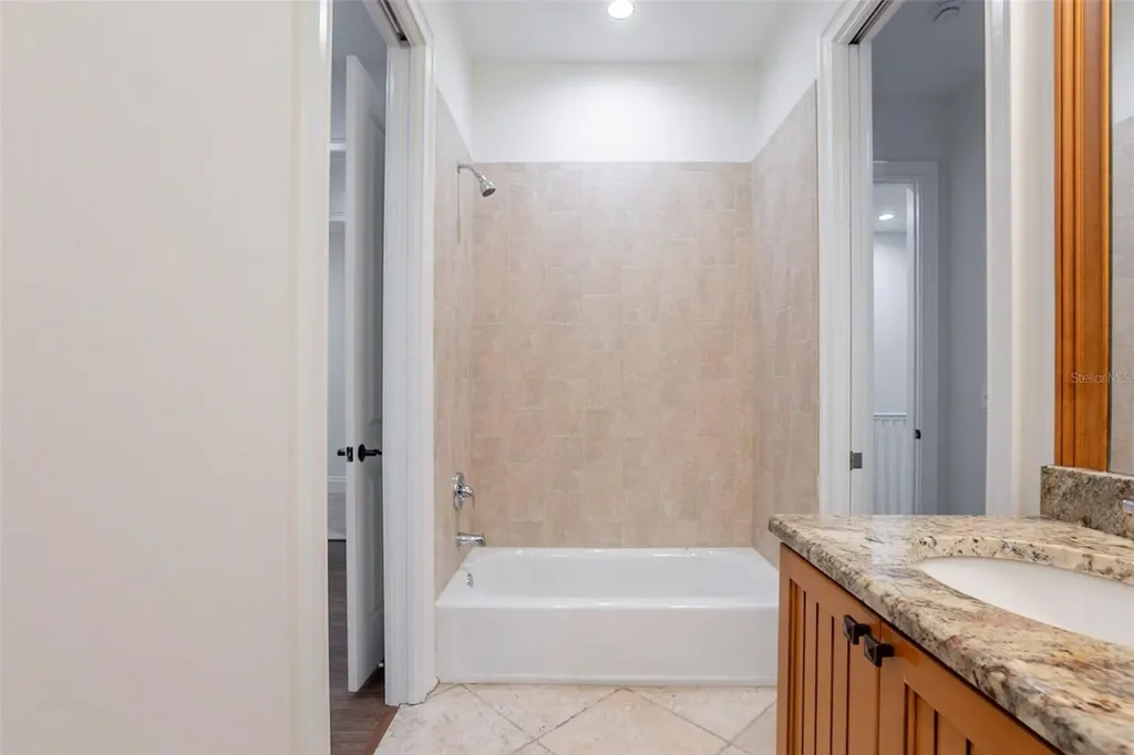 1513 S Bay Villa Place Tampa FL 33629