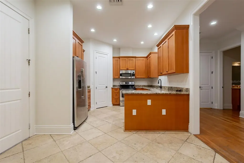 1513 S Bay Villa Place Tampa FL 33629