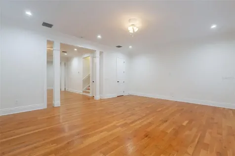 1513 S Bay Villa Place Tampa FL 33629