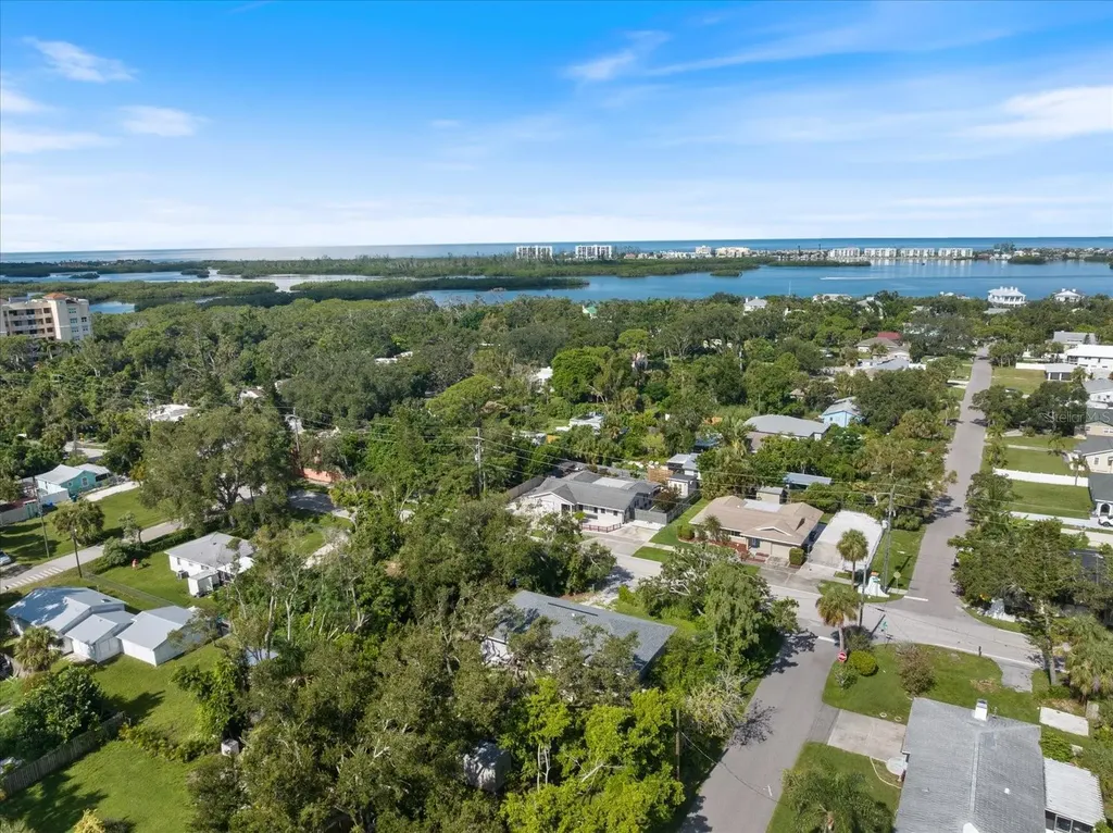 8915 Vamo Road Sarasota FL 34231