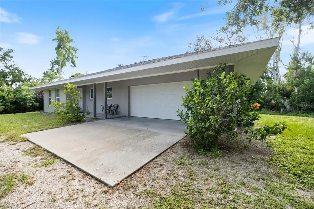 8915 Vamo Road Sarasota FL 34231