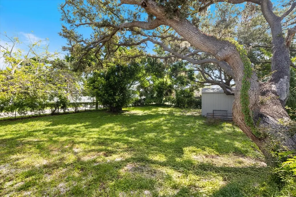 8915 Vamo Road Sarasota FL 34231