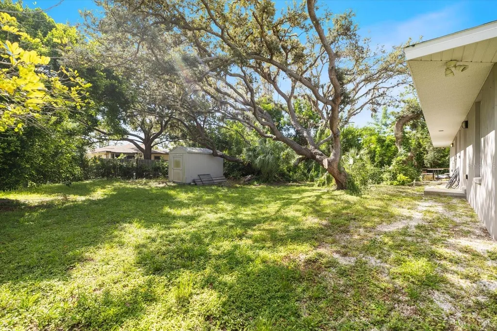 8915 Vamo Road Sarasota FL 34231