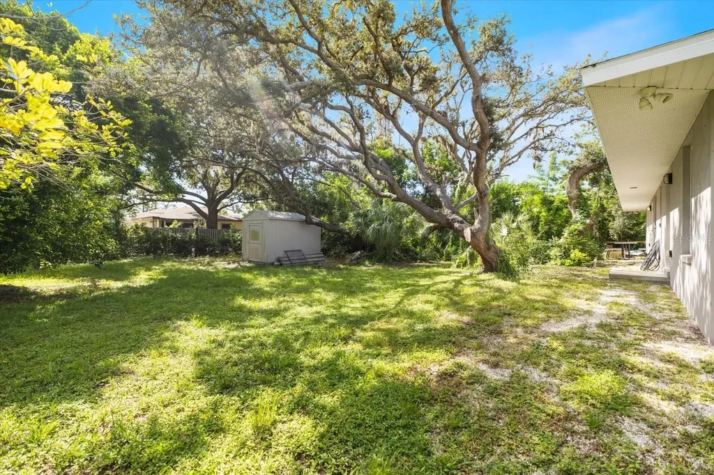 8915 Vamo Road Sarasota FL 34231