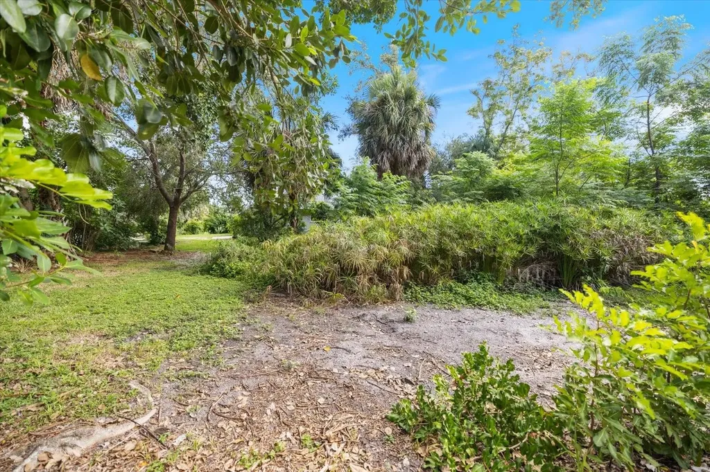 8915 Vamo Road Sarasota FL 34231