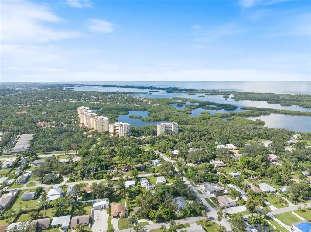 8915 Vamo Road Sarasota FL 34231