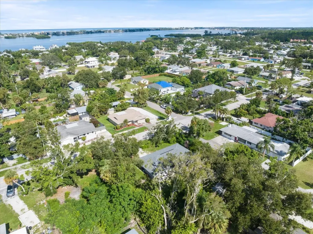 8915 Vamo Road Sarasota FL 34231