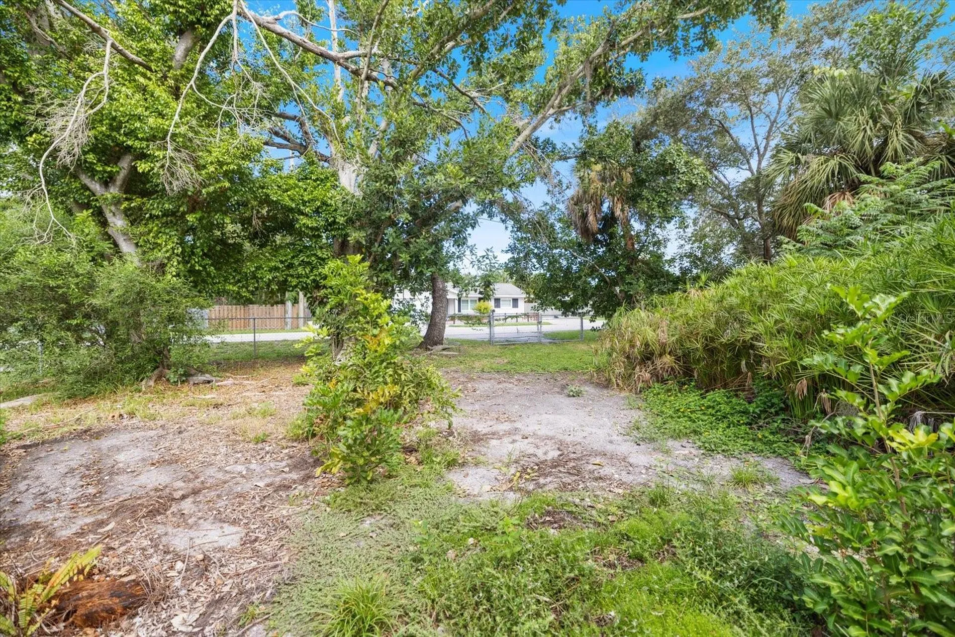 8915 Vamo Road Sarasota FL 34231