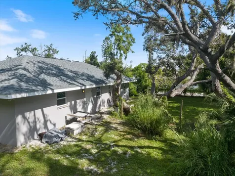 8915 Vamo Road Sarasota FL 34231