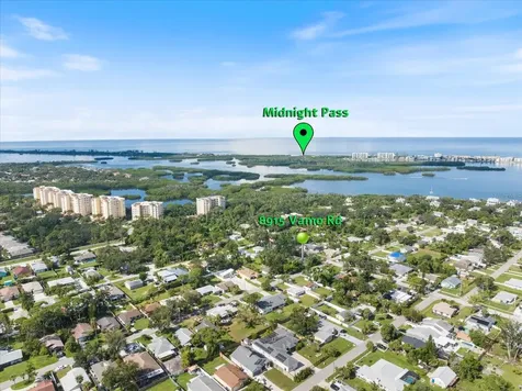 8915 Vamo Road Sarasota FL 34231