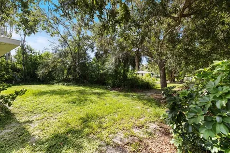 8915 Vamo Road Sarasota FL 34231