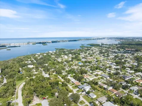 8915 Vamo Road Sarasota FL 34231