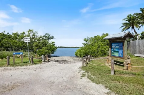 8915 Vamo Road Sarasota FL 34231