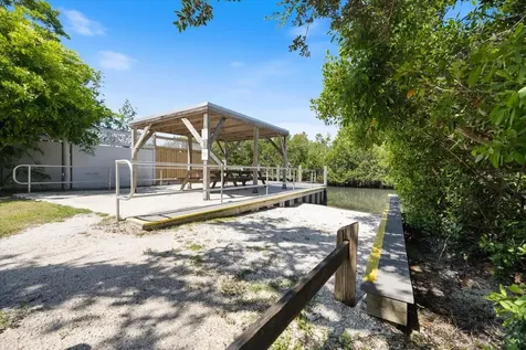 8915 Vamo Road Sarasota FL 34231