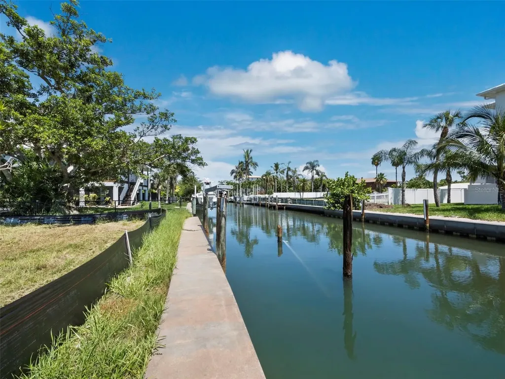 570 De Narvaez Drive Longboat Key FL 34228