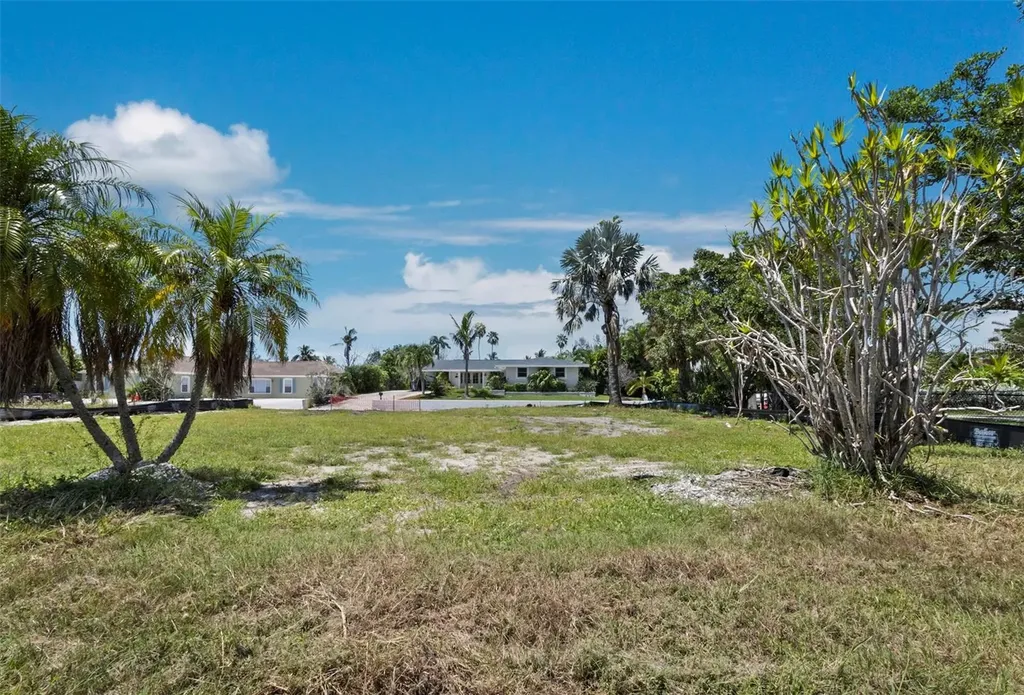 570 De Narvaez Drive Longboat Key FL 34228