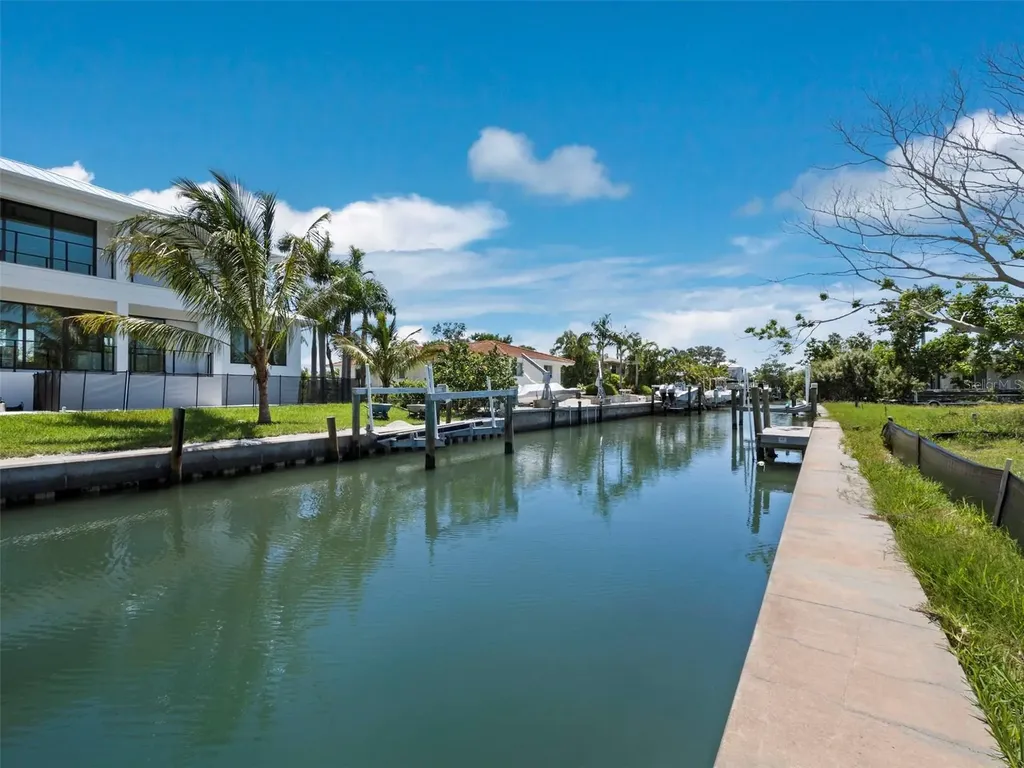 570 De Narvaez Drive Longboat Key FL 34228