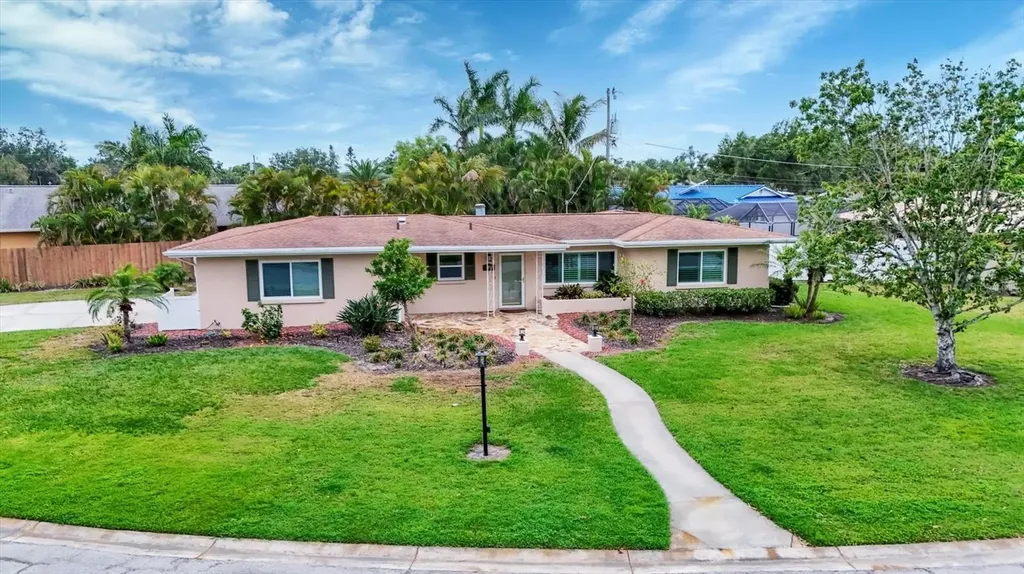 3072 Meyer Drive Sarasota FL 34239