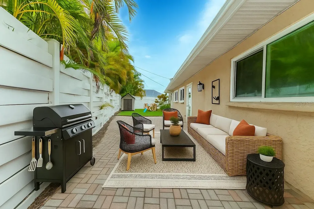 3072 Meyer Drive Sarasota FL 34239