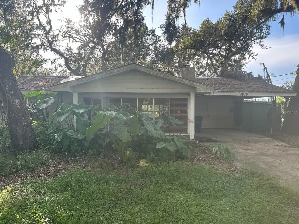 4979 Lakewood Drive Dade City FL 33523