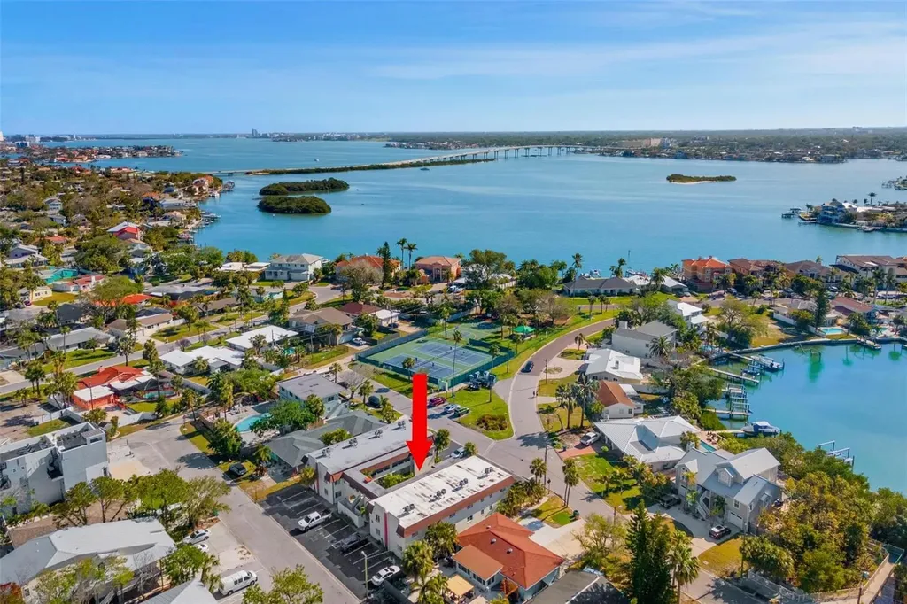 2704 2nd Street Indian Rocks Beach FL 33785