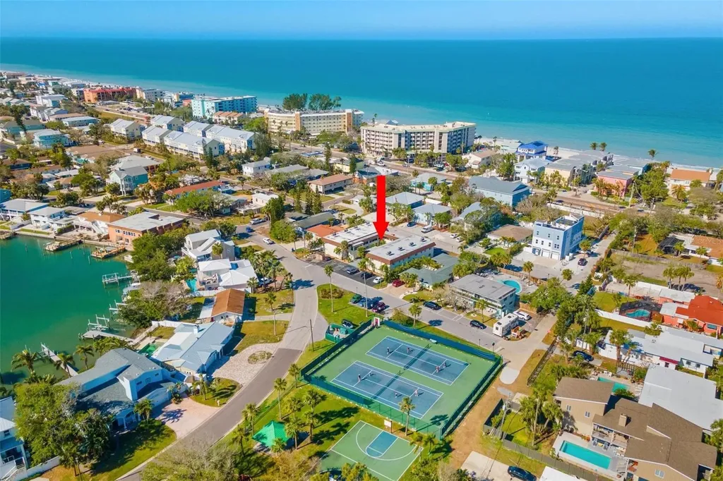 2704 2nd Street Indian Rocks Beach FL 33785