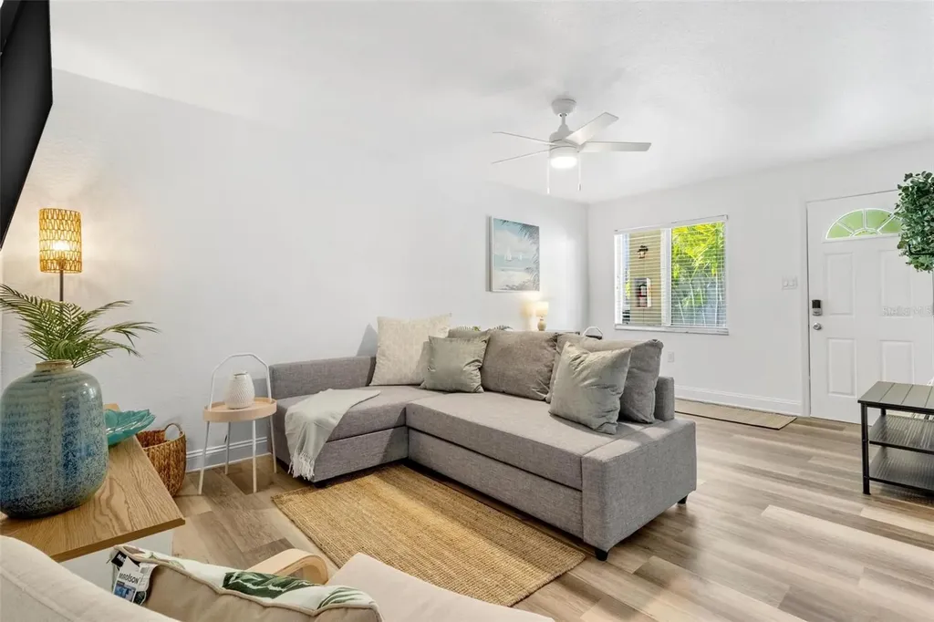 2704 2nd Street Indian Rocks Beach FL 33785