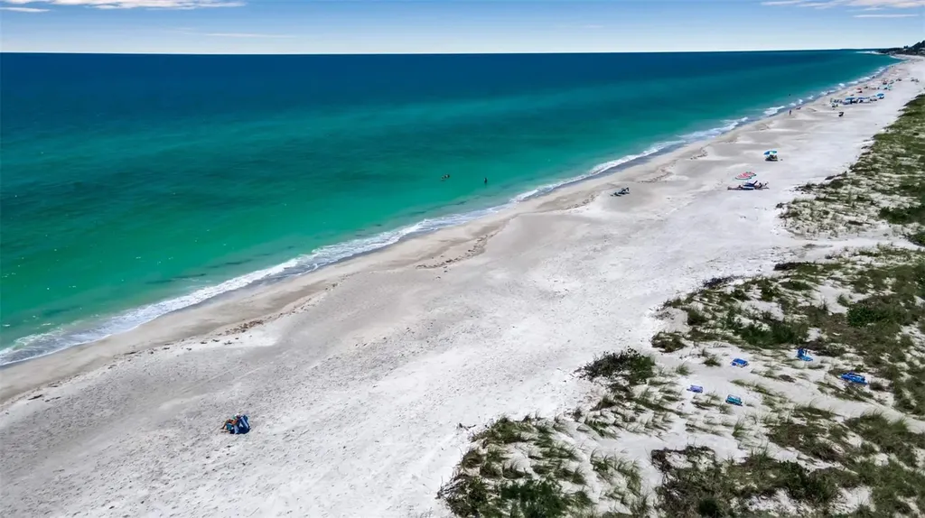 528 Forest Way Longboat Key FL 34228