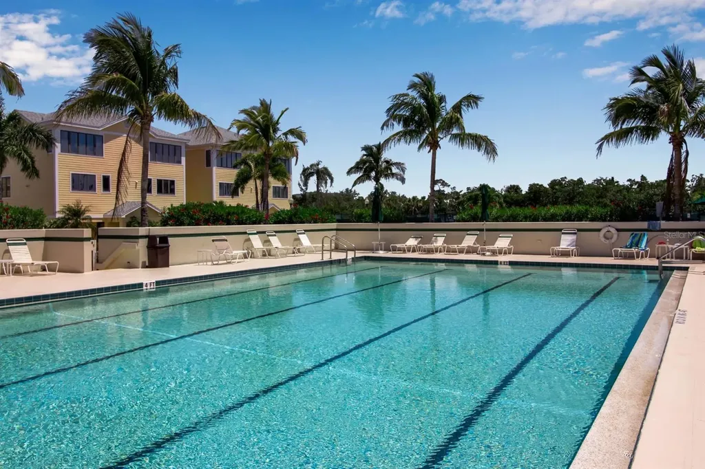 528 Forest Way Longboat Key FL 34228