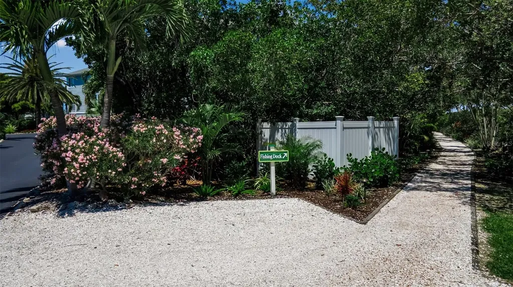 528 Forest Way Longboat Key FL 34228