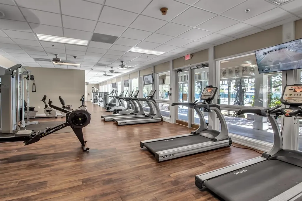 528 Forest Way Longboat Key FL 34228