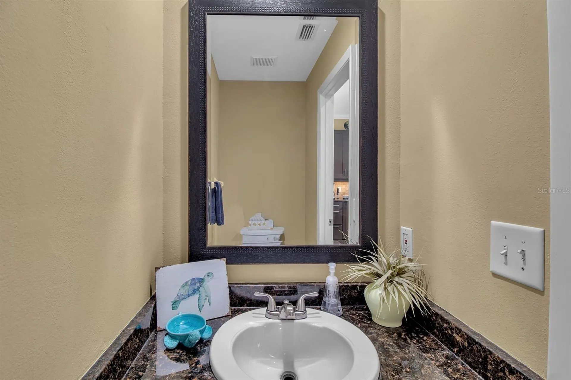 528 Forest Way Longboat Key FL 34228