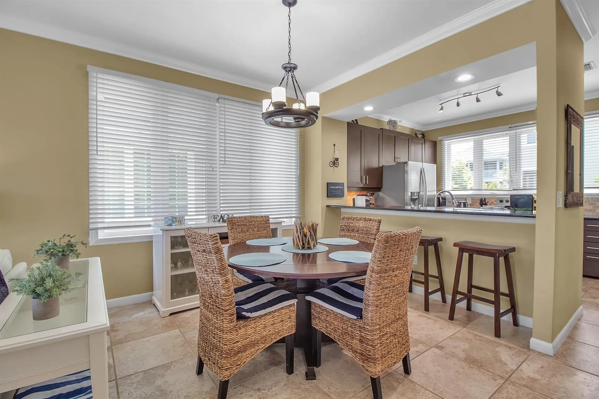 528 Forest Way Longboat Key FL 34228