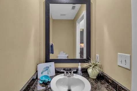 528 Forest Way Longboat Key FL 34228