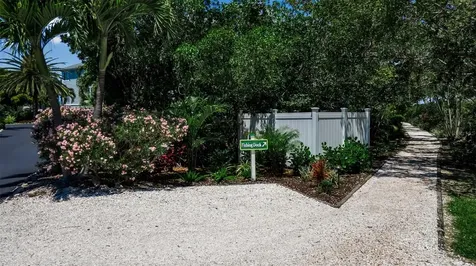 528 Forest Way Longboat Key FL 34228