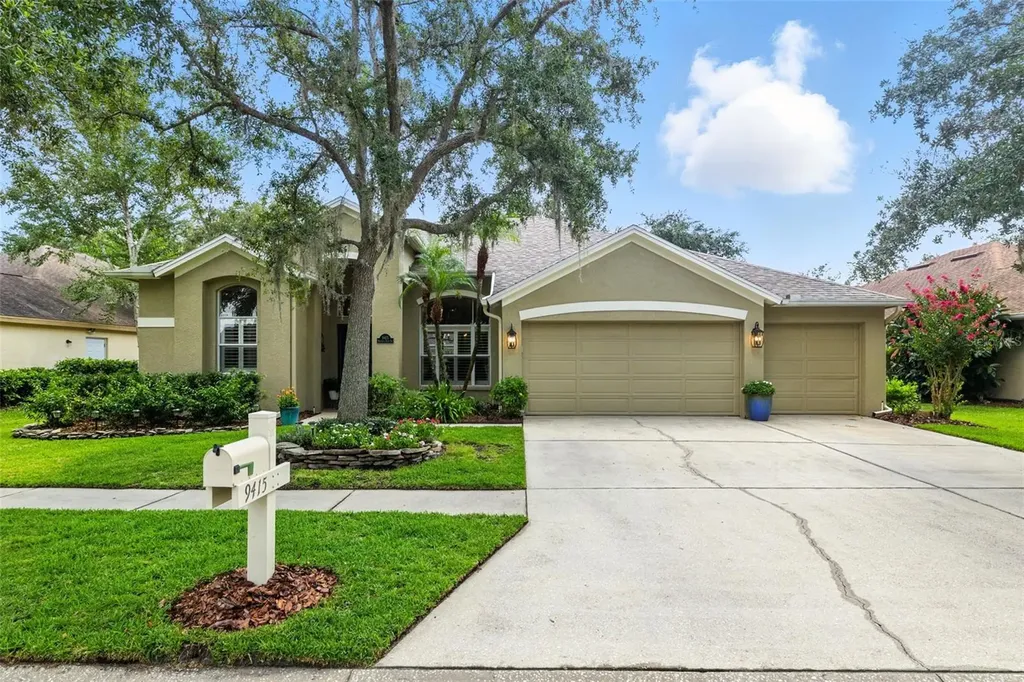 9415 Hunters Pond Drive Tampa FL 33647