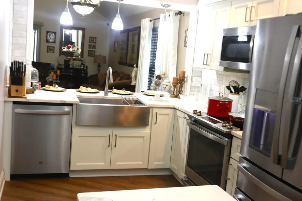 5410 Old Oak Tree Drive Orlando FL 32808