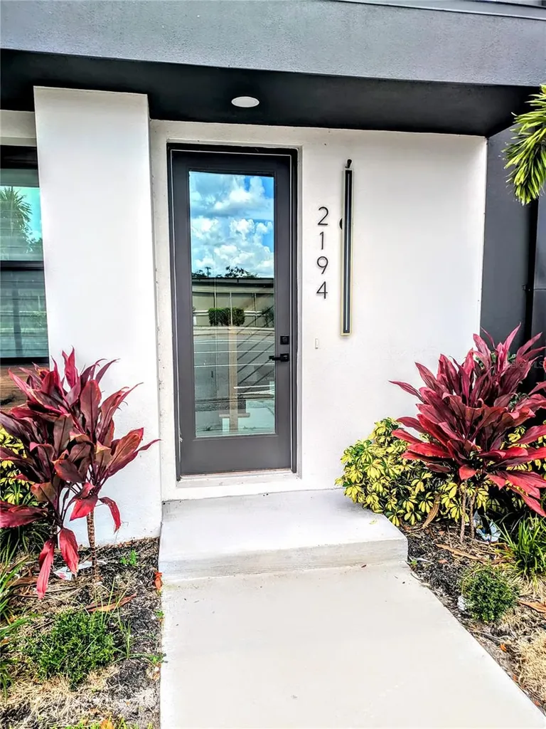 2194 Fruitville Road Sarasota FL 34237