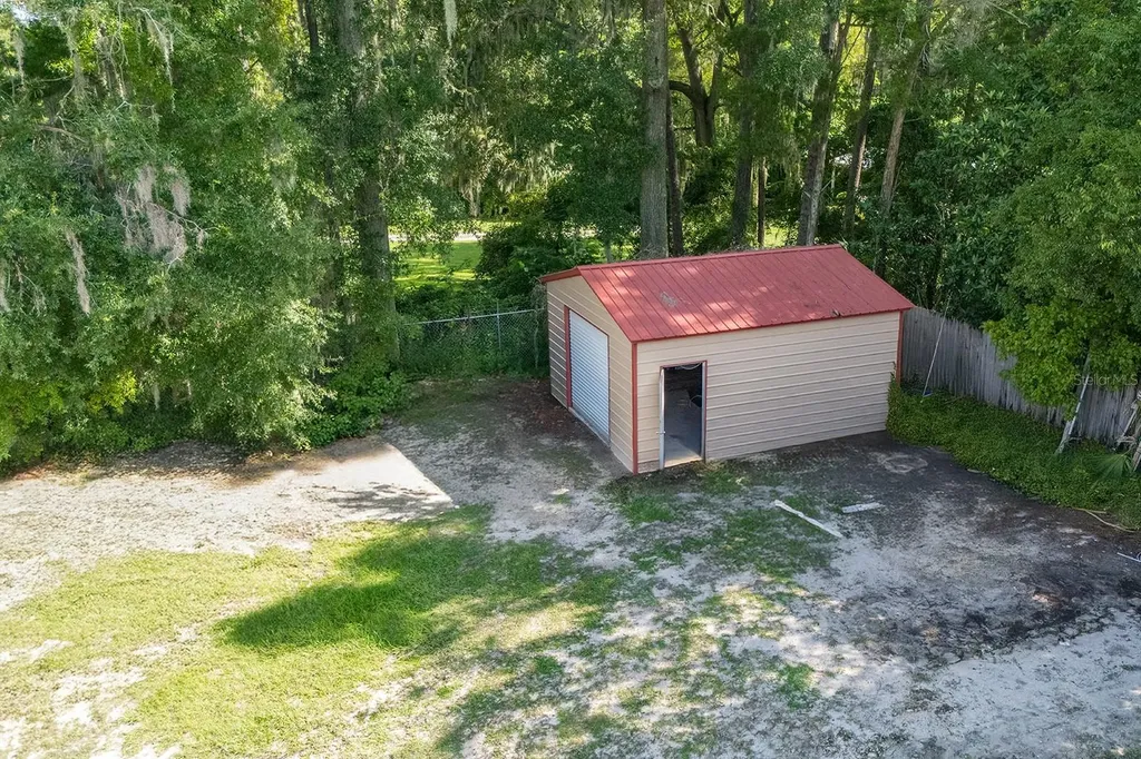 305 SW 250th Street Newberry FL 32669