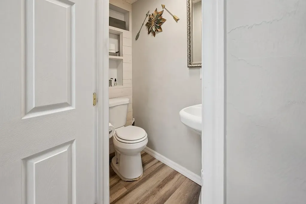 305 SW 250th Street Newberry FL 32669