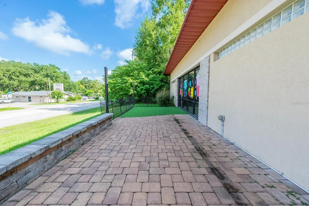 305 SW 250th Street Newberry FL 32669