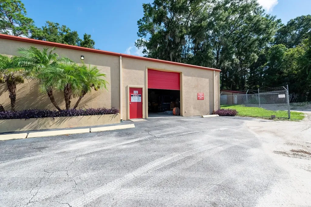 305 SW 250th Street Newberry FL 32669